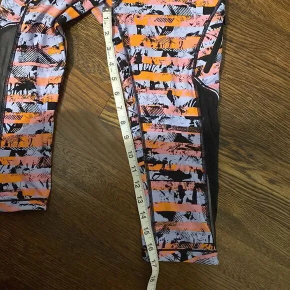 Lululemon Sun Runner Crop - Size 2 - Picture 5 of 12